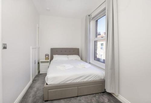 4 bedroom house close to Walmgate bar sleeps 7 photo 20