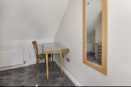4 bedroom house close to Walmgate bar sleeps 7 photo 22