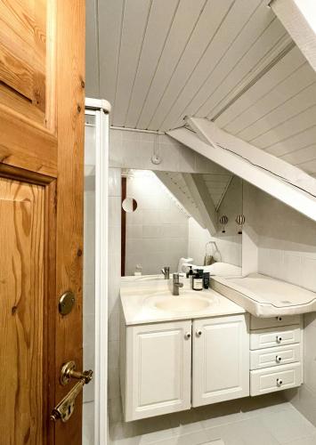 Fotografie z fotogalerie ubytování Idyllic Thatched Cottage Near Udsholt Strand v destinaci Græsted