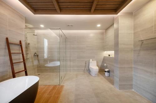 Ένα μπάνιο στο Mövenpick Pool Villa6BR-NEW2025-