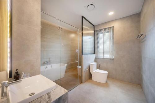 Ένα μπάνιο στο Mövenpick Pool Villa6BR-NEW2025-