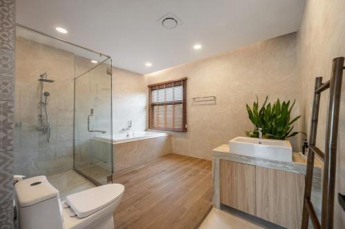 Ένα μπάνιο στο Mövenpick Pool Villa6BR-NEW2025-