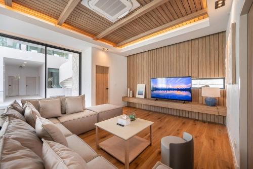 Χώρος καθιστικού στο Mövenpick Pool Villa6BR-NEW2025-