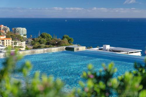RJS Savoy Monumentalis by Holiday Rental Madeira