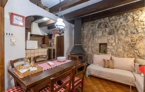 Lovely Home In Crikvenica With Wifi