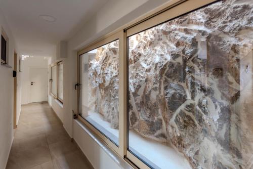 Gallery image of Ocean View Studios and Luxury Rooms in Plomarion