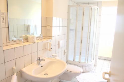 Vonios kambarys apgyvendinimo įstaigoje Hotel Elbroich