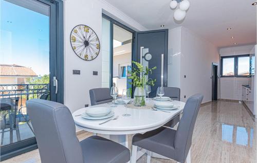 Lovely Apartment In Sibenik With Sauna