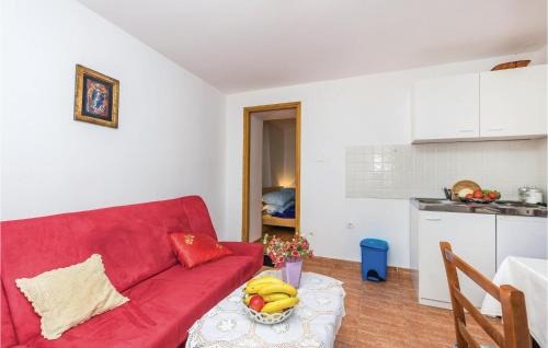 Kuchyňa alebo kuchynka v ubytovaní 1 Bedroom Nice Apartment In Senj
