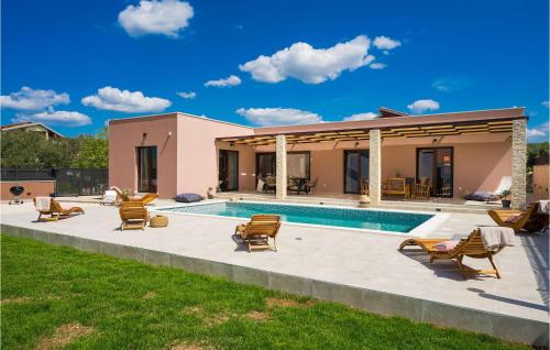 Villa Skyfall