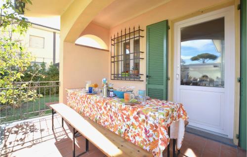 Balkón nebo terasa v ubytování 4 Bedroom Cozy Home In Lido Di Camaiore
