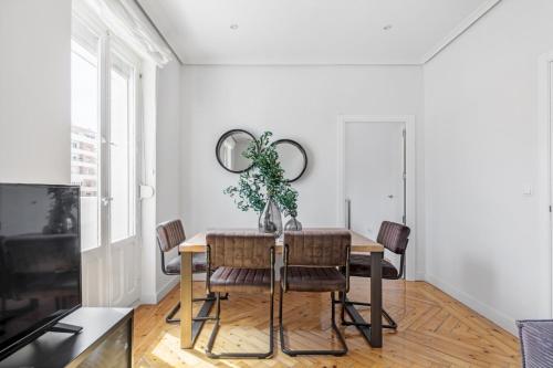 Refurbished and Bright-4Bedrooms 2Bathrooms - Goya