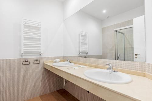 Refurbished and Bright-4Bedrooms 2Bathrooms - Goya