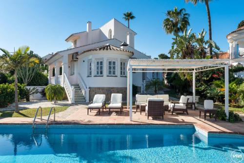 ViVi Homes - Casa Blanca