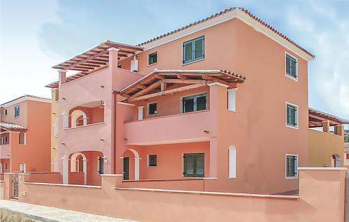 オロゼーイにあるQuadriのオレンジの家