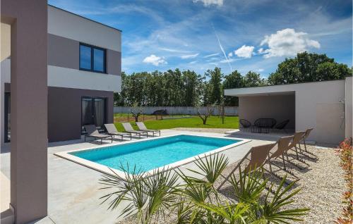 Πισίνα στο ή κοντά στο Villa Median