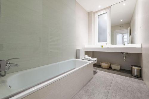 Modern Refurbished - 3Bedrooms 2Bathrooms - Goya