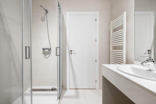 Bright apartment-4Bedrooms 2Bathrooms - Goya