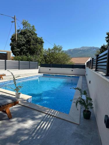 Apartman Ivan with pool