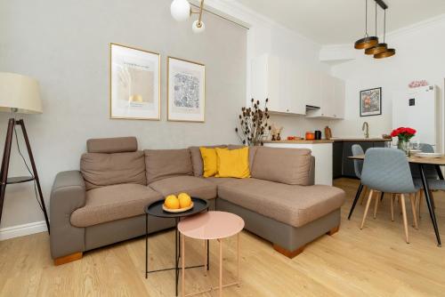 Nowoczesne Studia Blisko Centrum Gdańska by Rent like home