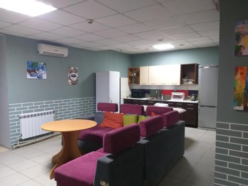 Kuchyň nebo kuchyňský kout v ubytování Sherlock Hotel