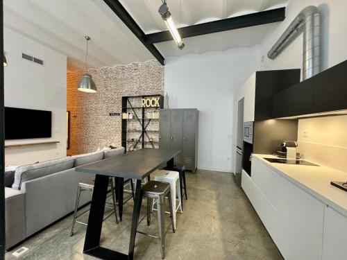 06 Alameda Luxury