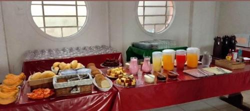 Makanan di atau berdekatan hotel