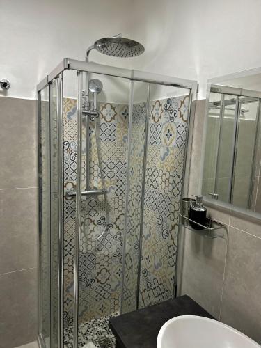 moderno bilocale vicino navigli e Bocconi