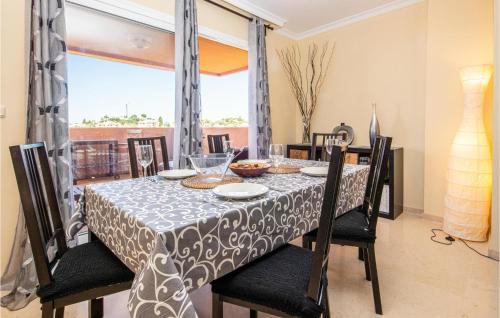 Awesome Apartment In Elviria With Wifi