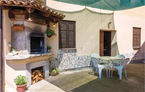 Χώρος καθιστικού στο Lovely Apartment In Bregi With Wifi