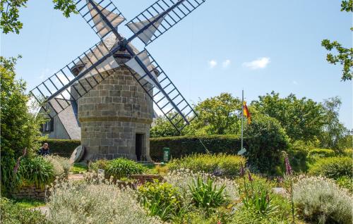 Ein Garten an der Unterkunft Belle Maison 450 M De La Plage