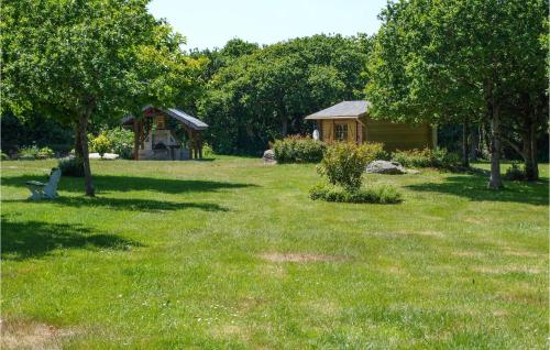 Ein Garten an der Unterkunft Belle Maison 450 M De La Plage