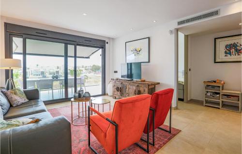 Χώρος καθιστικού στο Cozy Apartment In Orihuela With Sauna