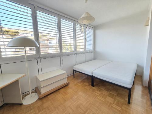 UNI - CITY - STUDIO 1a