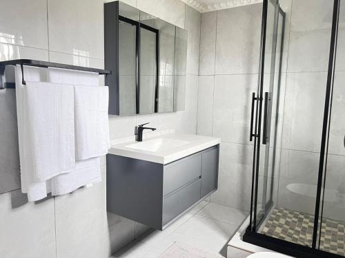 Ένα μπάνιο στο Melz Apartments