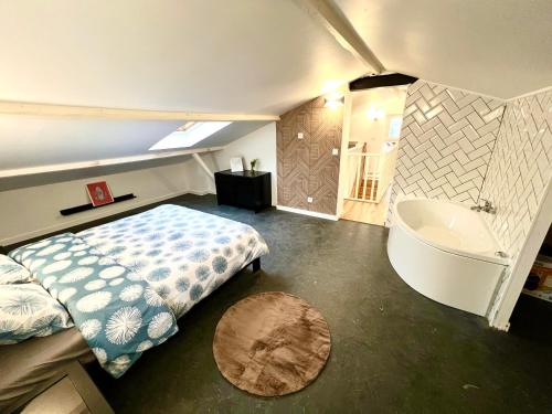 Ένα ή περισσότερα κρεβάτια σε δωμάτιο στο Villa duplex moderne 5 pièces haut standing