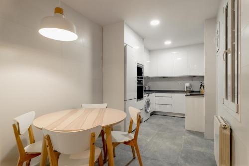 Modern and Bright - 3 Bedrooms 3 Bathrooms - Goya