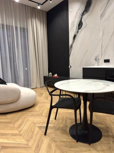 Impact Cozy Flat with Zen Gardenact