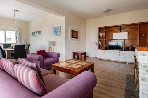Η κουζίνα ή μικρή κουζίνα στο Central, renovated, fully equipped, spacious 3BD