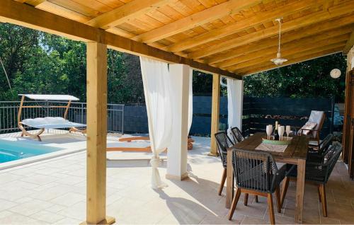 Πισίνα στο ή κοντά στο Beautiful Home In Bribir