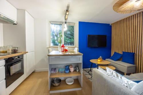 Una cocina o zona de cocina en Gîtes de la vicomté