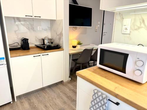Dapur atau dapur kecil di Athens Platonos Appartment