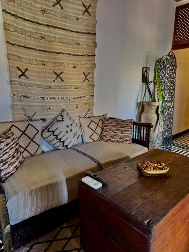 Χώρος καθιστικού στο Appartement khmissa