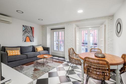 Modern and Bright -2 Bedrooms 1 Bathroom-Lavapies