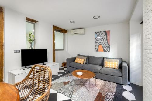 Modern and Bright -2 Bedrooms 1 Bathroom-Lavapies