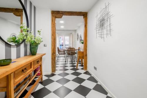 Modern and Bright -2 Bedrooms 1 Bathroom-Lavapies