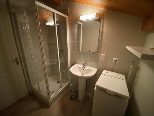 Ένα μπάνιο στο Duplex 8 pers. à 200m des pistes avec garage - FR-1-733-101