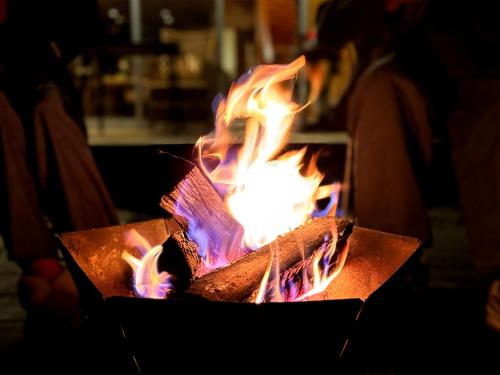 a fire being made in a forge at BBQ&焚火OK - the Hours KARUIZAWA in Karuizawa