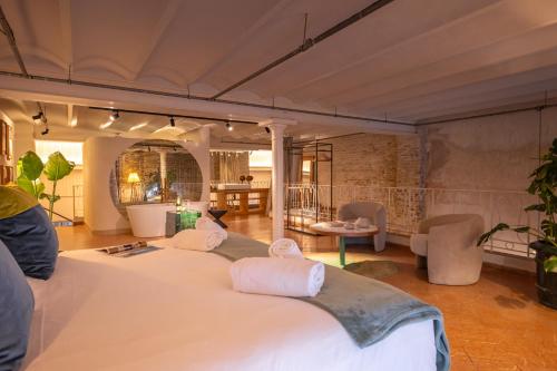 Ohliving Maestranza House