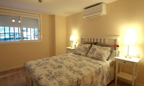 Ramblas Rentals Central Duplex 4BR Terrace Pool Table & Ping Pong